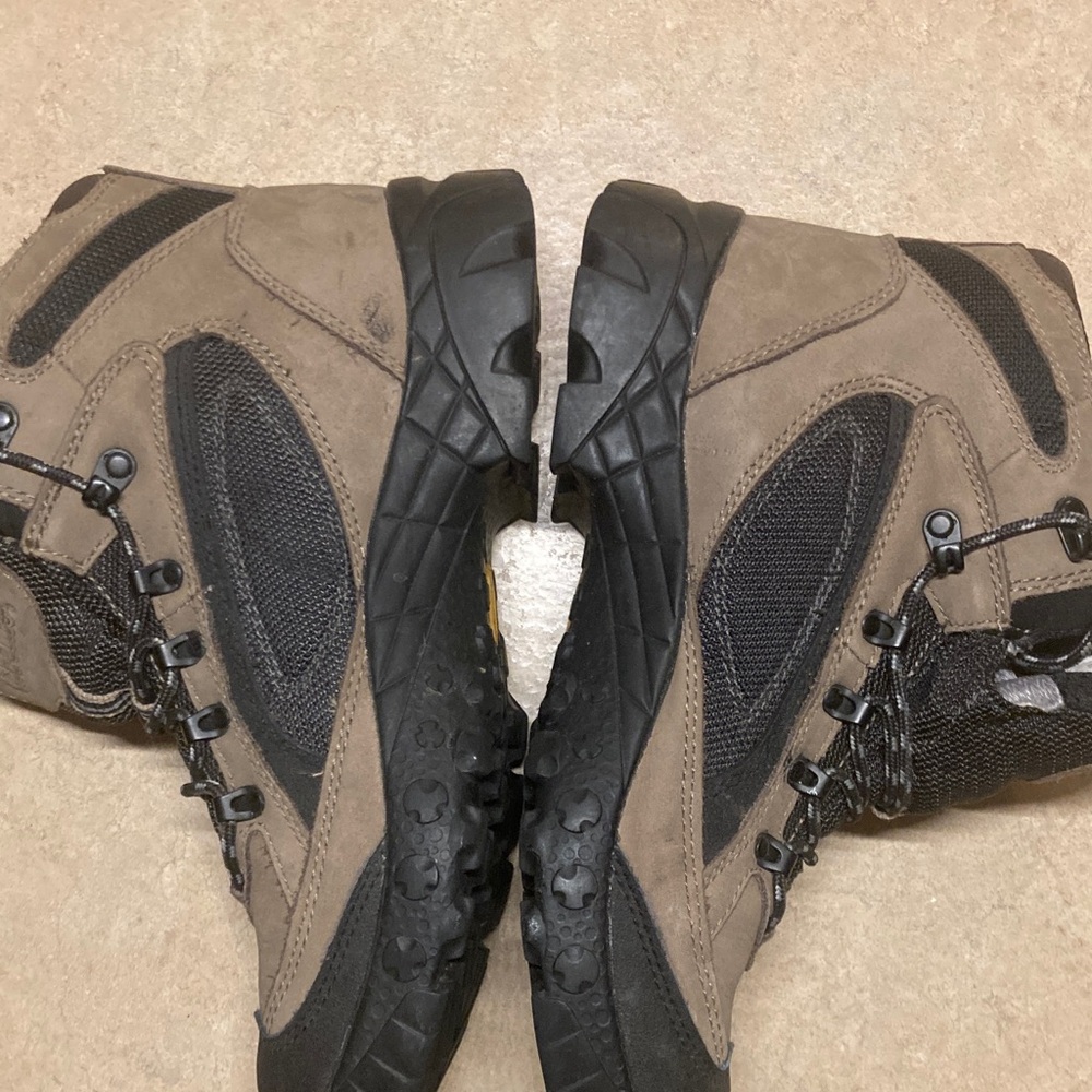 Cabela's Brown and Black Men's Hiking Boots - Picture 4 of 4